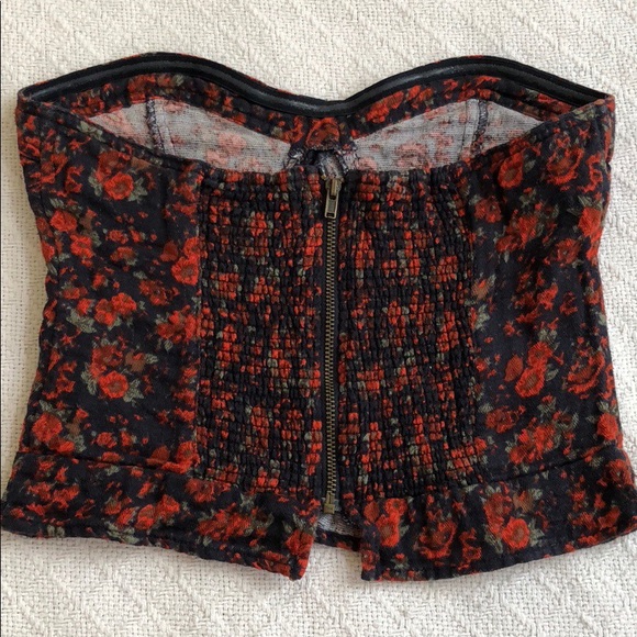 ⭐️ Zip-up Corset Style Strapless Crop Top - Picture 2 of 7